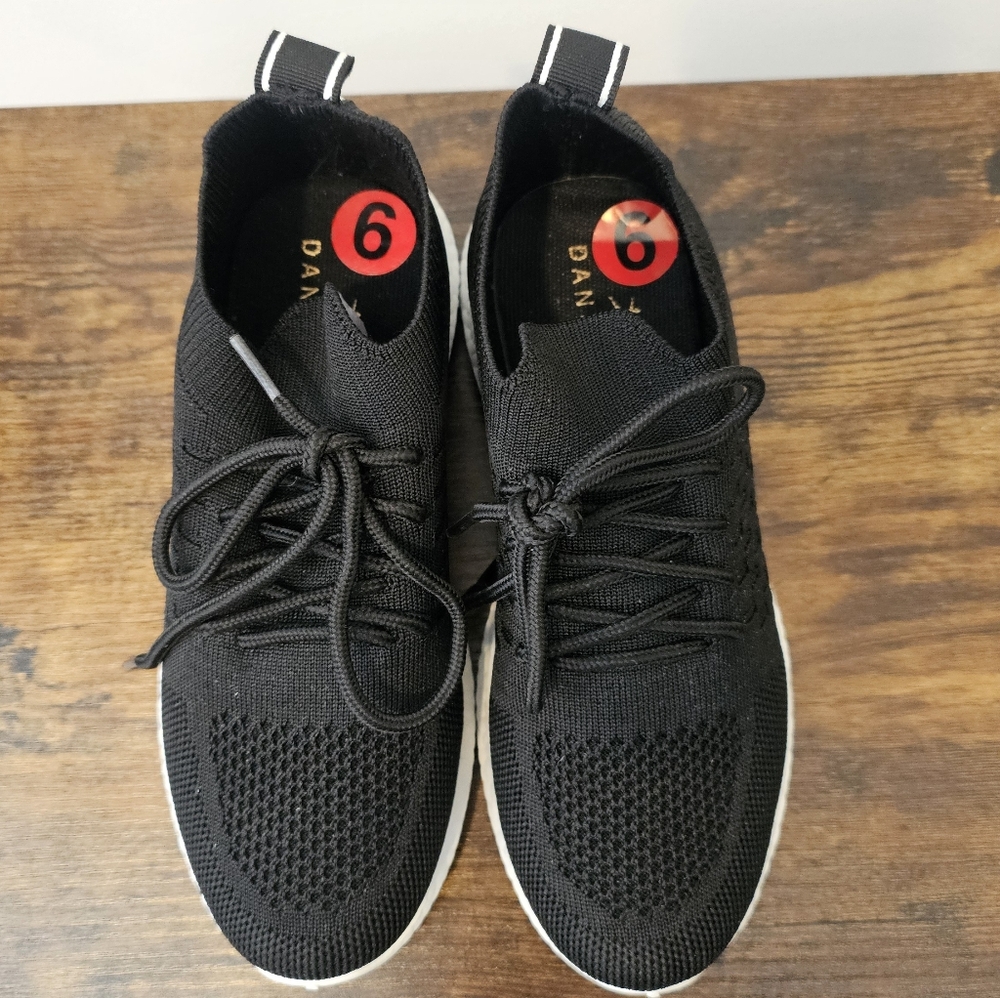 Brand New Women's Danskin Black And White Slip On Sneakers Size--6 - Picture 9 of 11